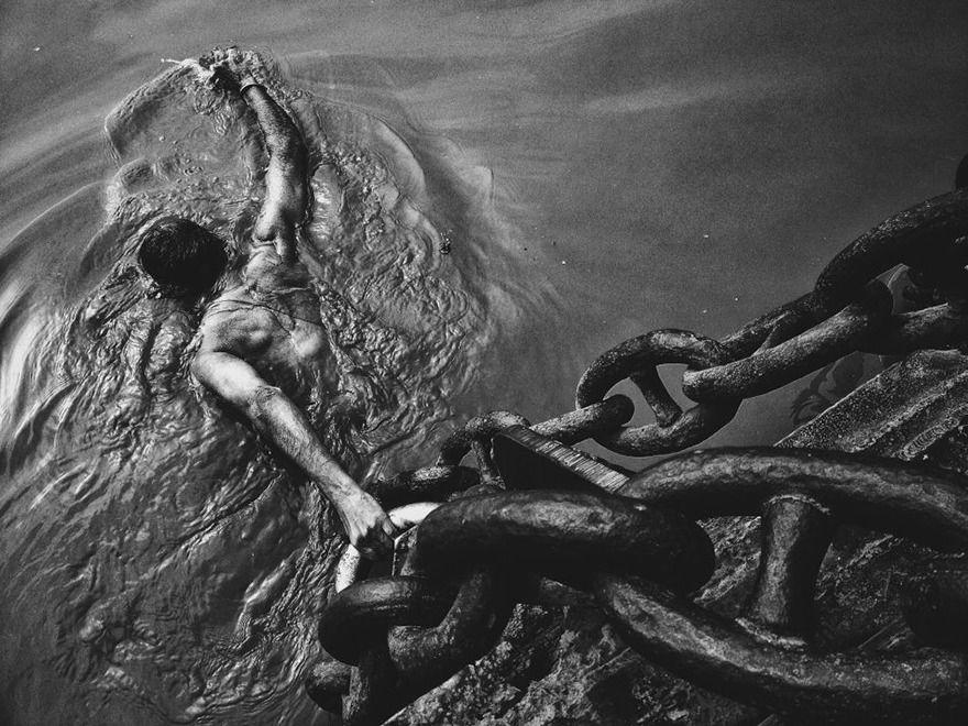 Photographer Captures Special Moments With His IPhone Photos