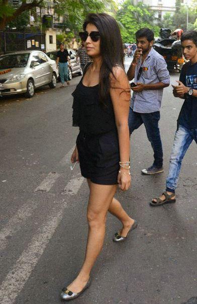 SHRIYA SARAN was caught red handed with DWAYNE BRAVO