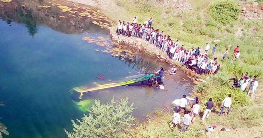 Bus falls into Gorge 17 dead in Madhya Pradesh