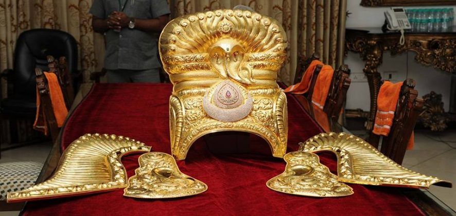 KCR to Offer Gold Crown to Warangal Goddess