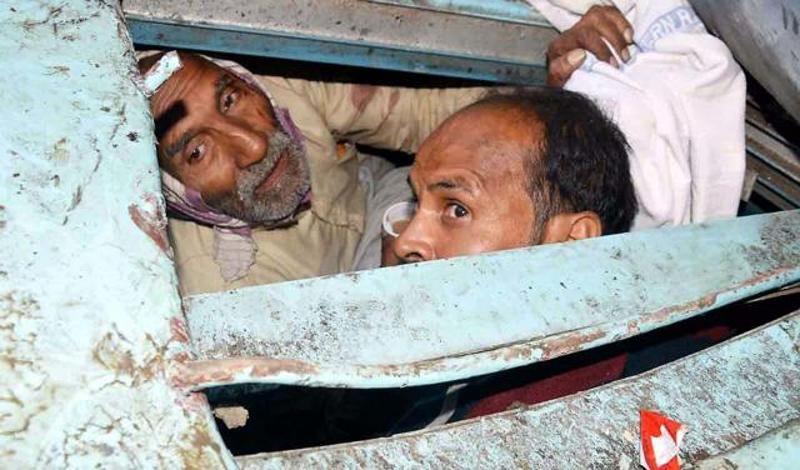 Kanpur Train Accident PHOTOS