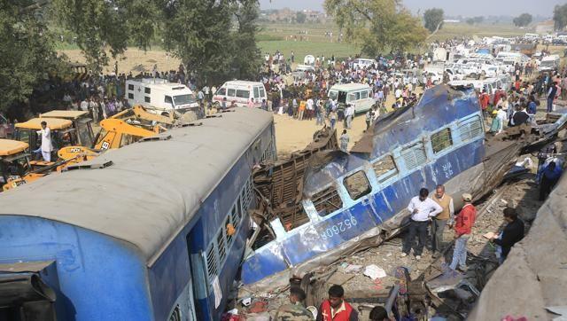 Kanpur Train Accident PHOTOS