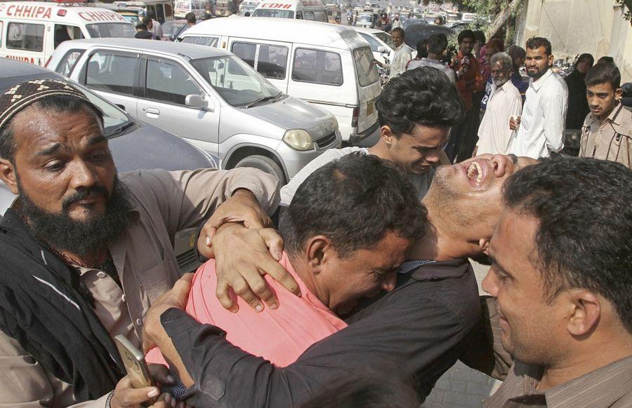 Pakistan Express Train Collide Photos