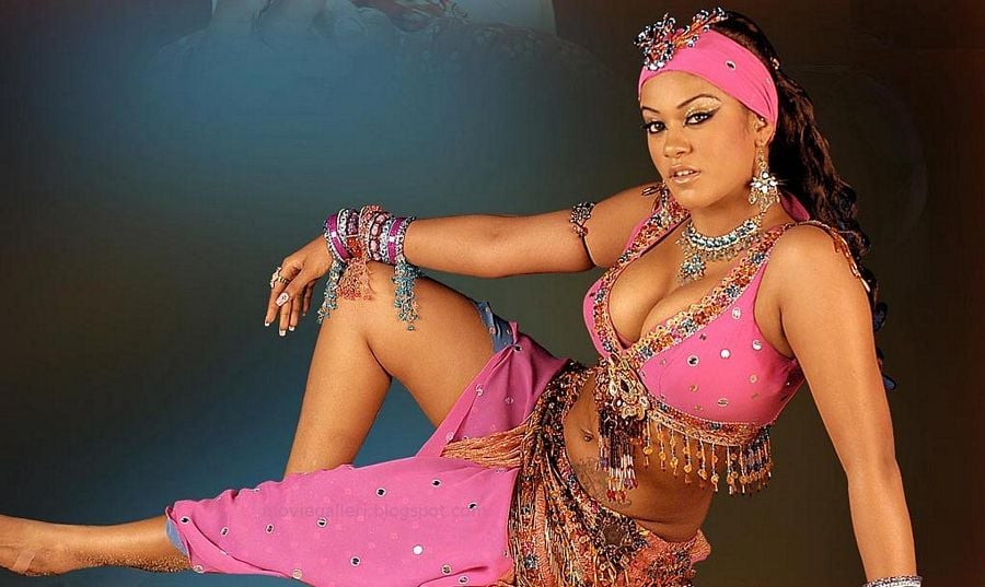 900px x 537px - Actress Mumaith Khan Hot Sexy Pictures