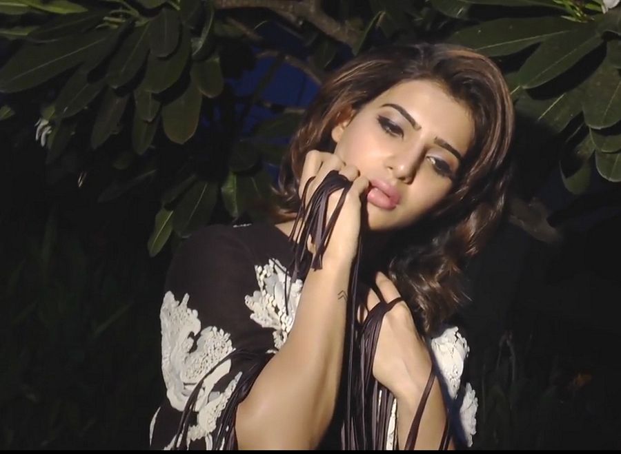 Actress Samantha Hot HD Cleavage Photos