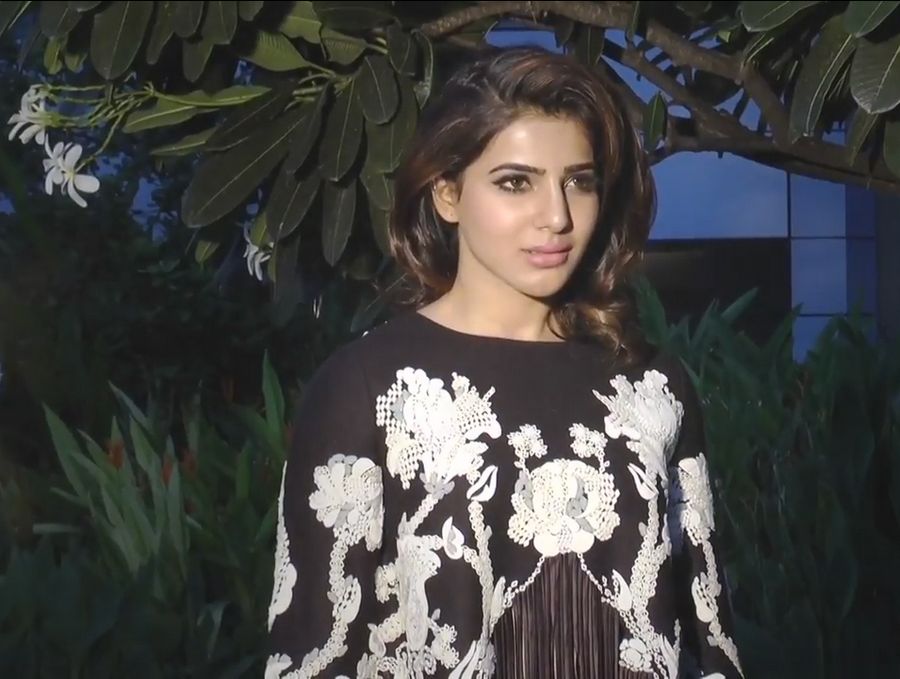 Actress Samantha Hot HD Cleavage Photos