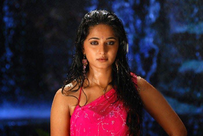 Anushka Shetty Hot & Sexy Wet Collection Photos