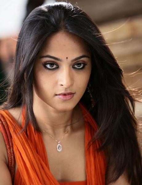 Anushka Shetty Hot & Sexy Wet Collection Photos