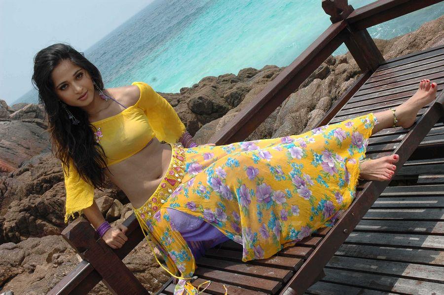 Anushka Shetty Hot & Sexy Wet Collection Photos