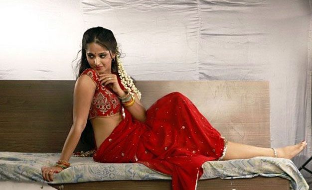 Anushka Shetty Hot and Sexy Photos