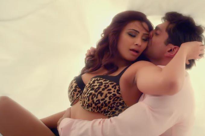 Bold acts Hot & Sexy Photos from Bollywood Movies