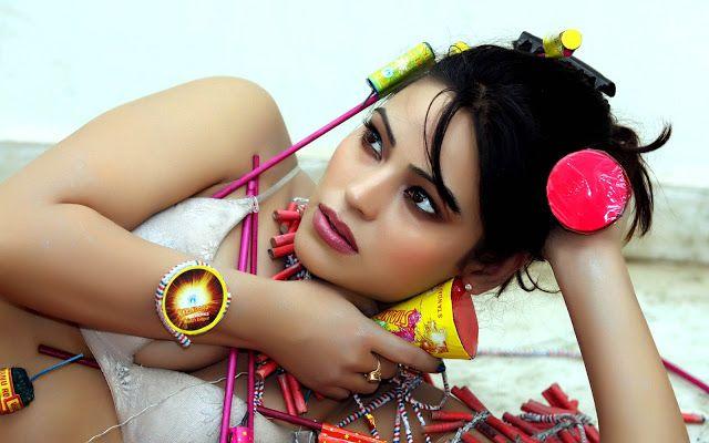 Devshi Khanduri Hot & Sexy Photoshoot