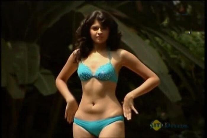 Indian Actresss Navel & Sexy Photos