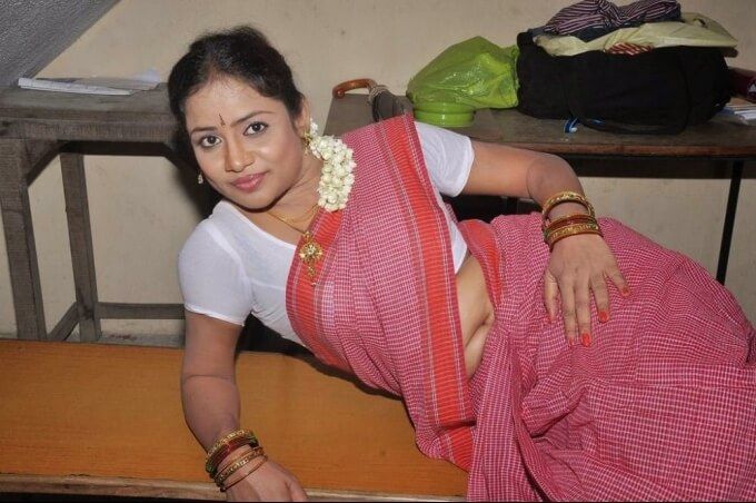 Indian Actresss Navel & Sexy Photos