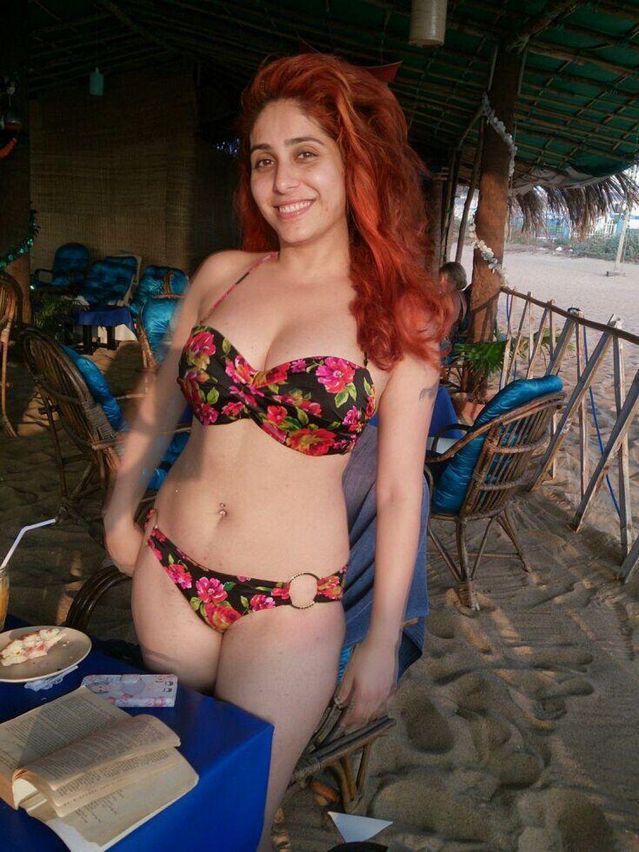 Indian Famous Singer Neha Bhasin Poses in Bikini Photos