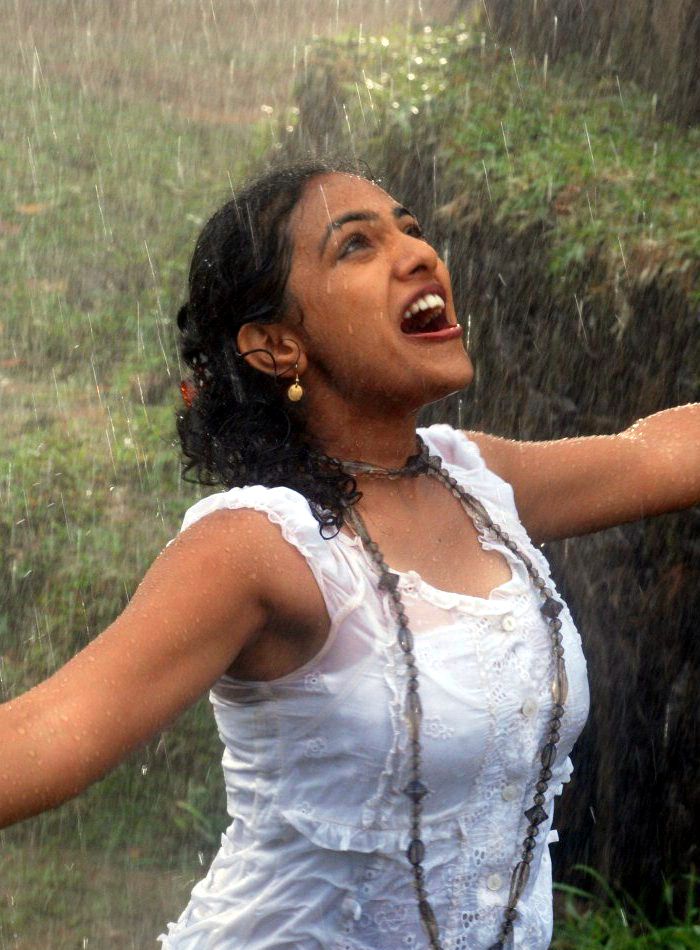 Nithya Menon Hot Wet Pictures