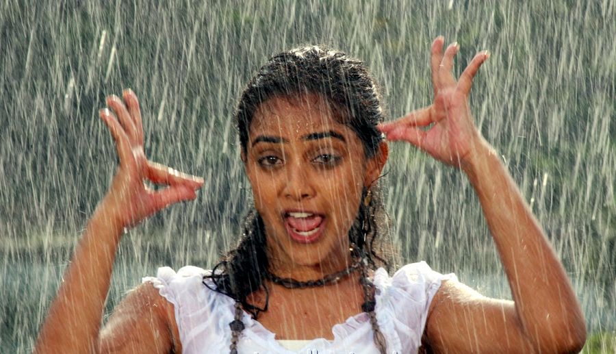 Nithya Menon Hot Wet Pictures