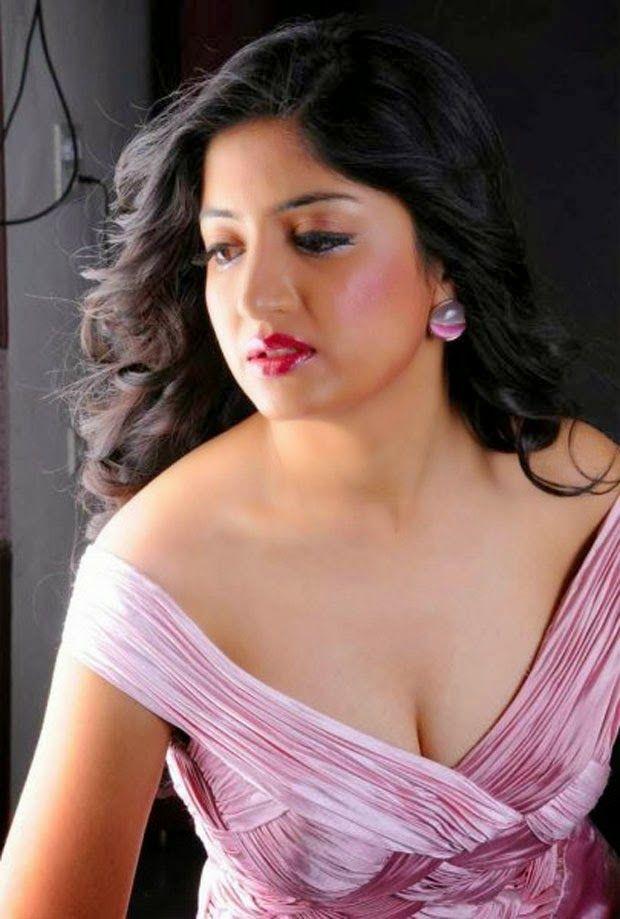 Poonam Kaur Hot & Sexy Photoshoot