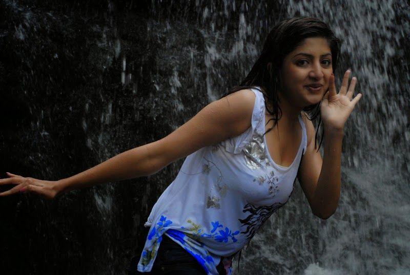 Poonam Kaur Hot & Sexy Photoshoot