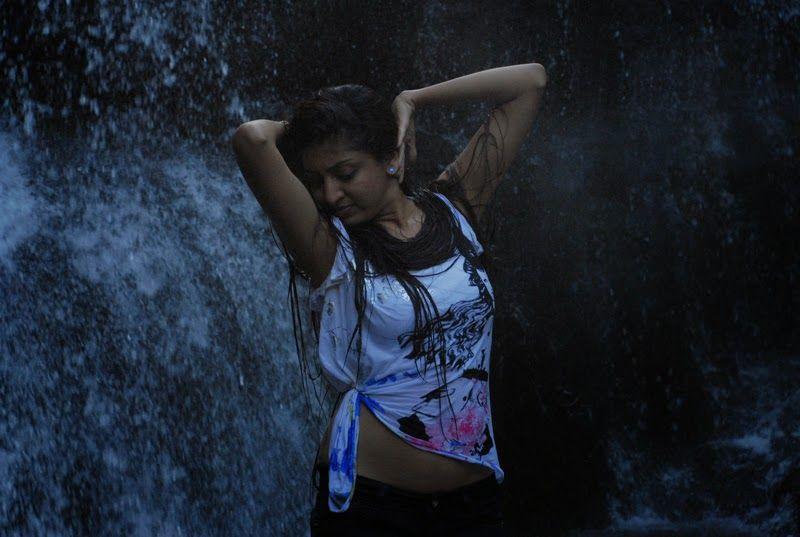 Poonam Kaur Hot & Sexy Photoshoot