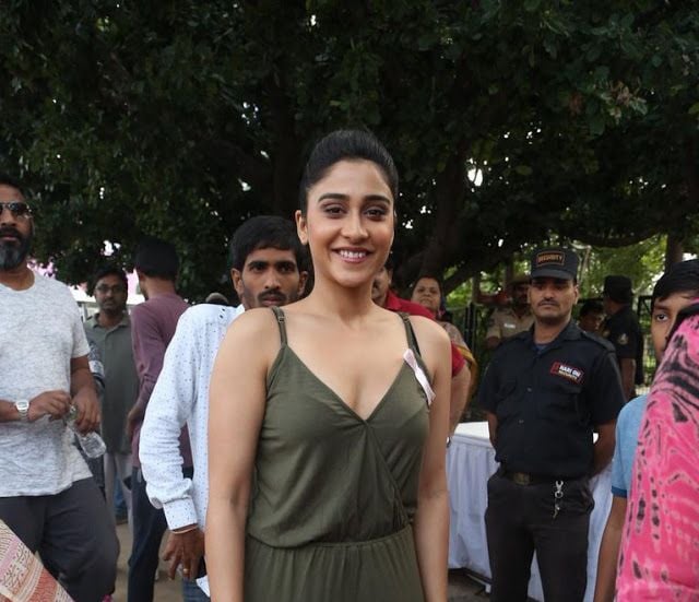 Regina Cassandra Hot Sexy Pics