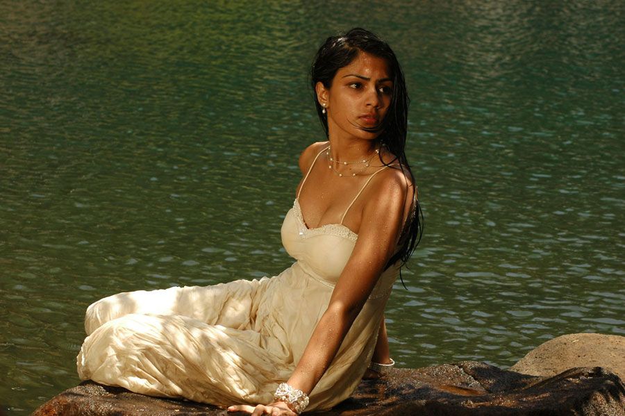 Riya Chakravarthy Hot Photos