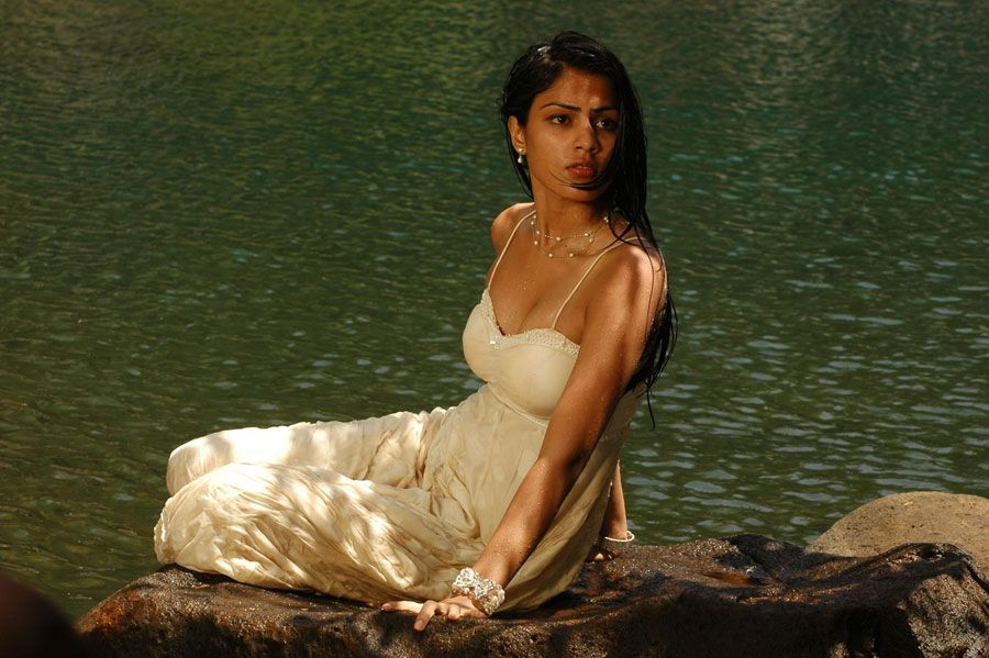 Riya Chakravarthy Hot Photos