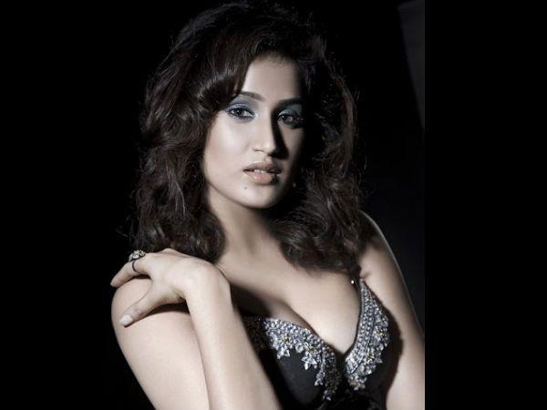 Sagarika Ghatge Looks Beautiful in Sexy Photoshoot