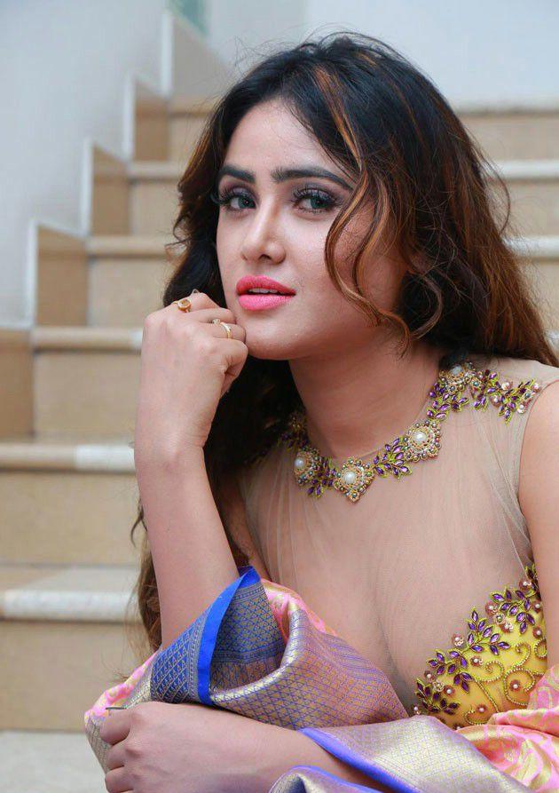 Sony Charishta Latest Hot Sexy Clevage Show Photos