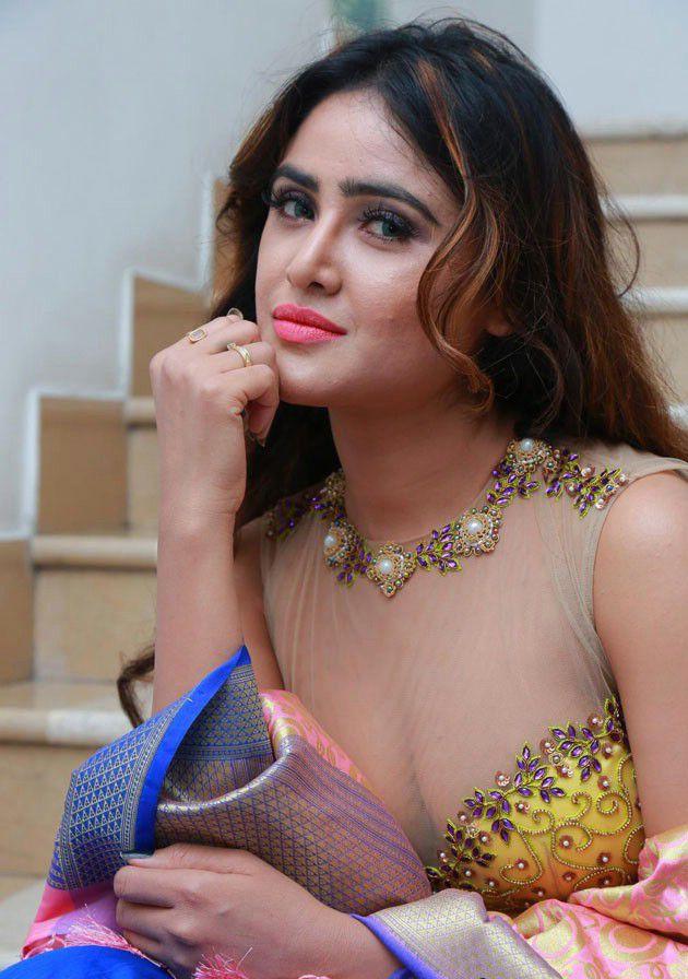 Sony Charishta Latest Hot Sexy Clevage Show Photos