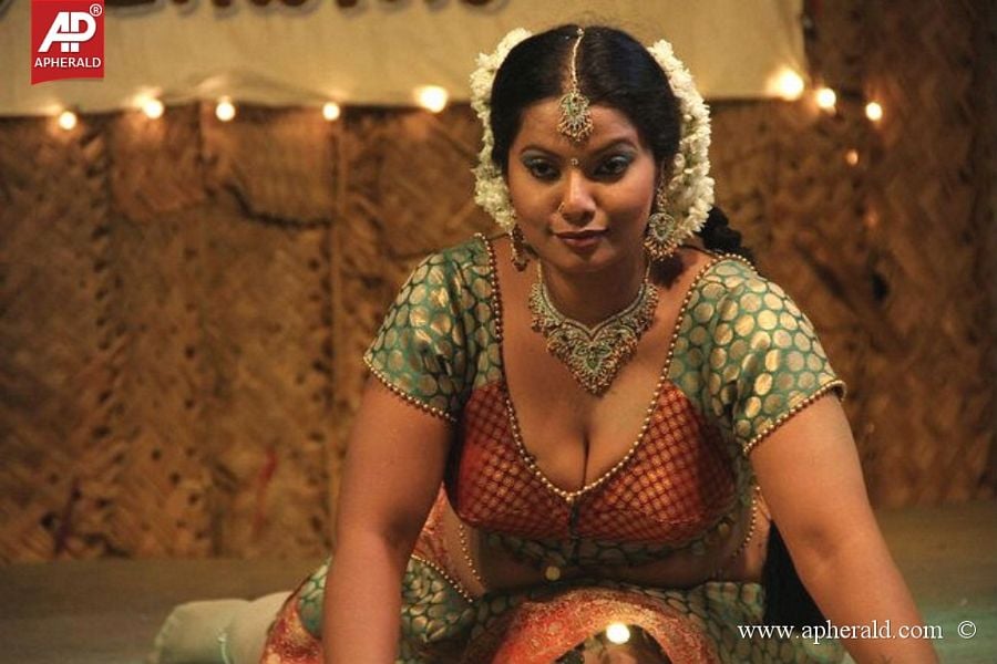 South Indian Actresses Navel Show