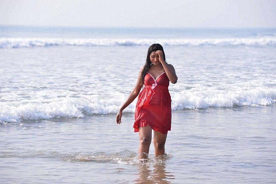 Swathi Naidu’s Latest Hot HD Photos At Beach