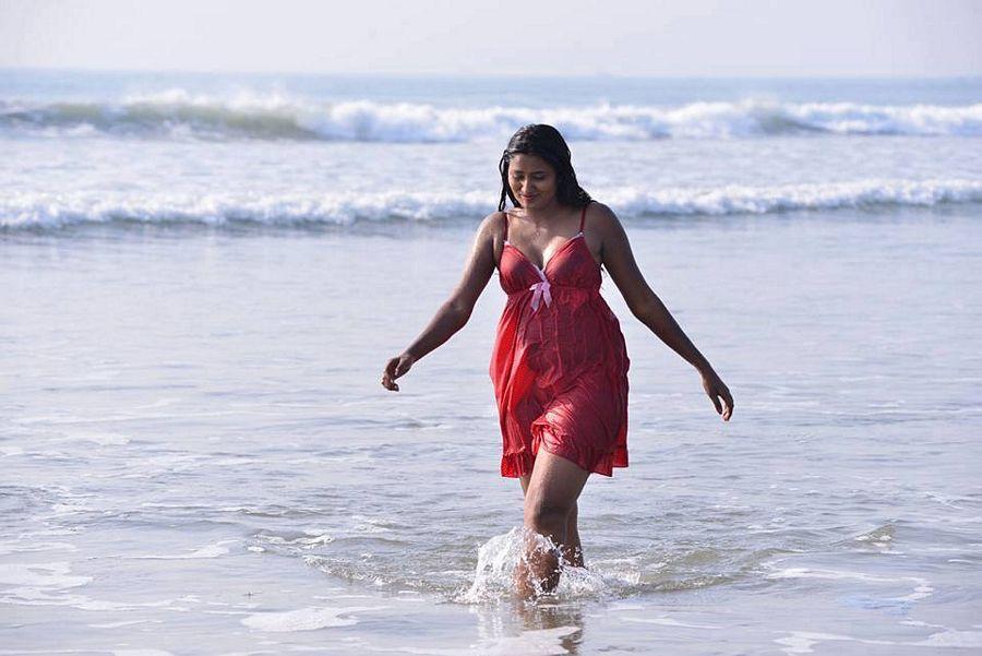 Swathi Naidu’s Latest Hot HD Photos At Beach