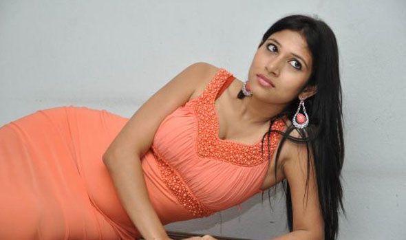 Tamil Actress Vanditha Hot Photos