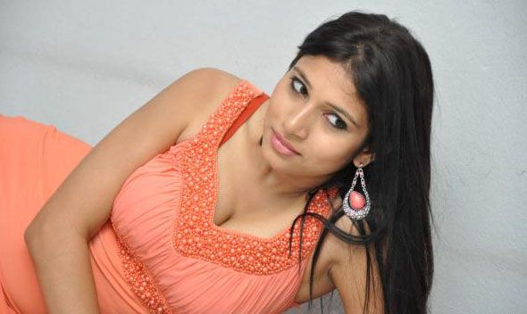 Tamil Actress Vanditha Hot Photos