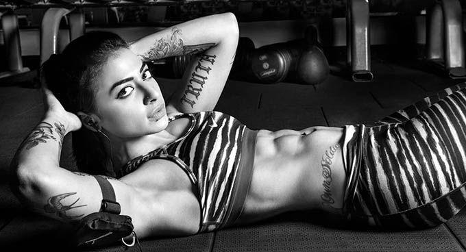 Vj Bani HOT Gym Bodybuilding Workout in public