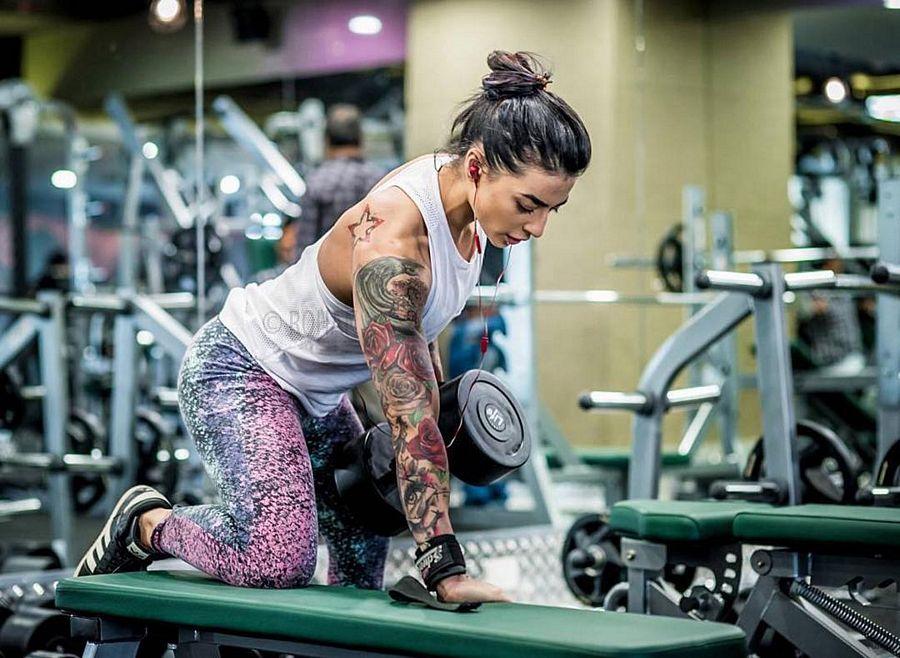 Vj Bani HOT Gym Bodybuilding Workout in public