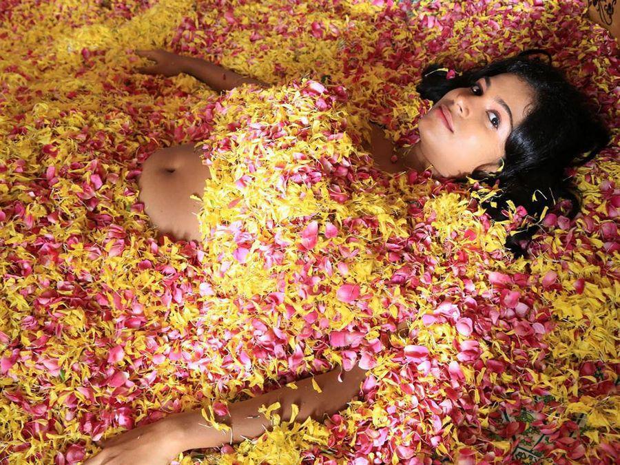 Vrushali Gosavi Hot Navel Show Photos