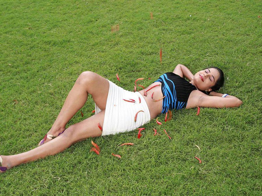 Vrushali Gosavi Hot Navel Show Photos