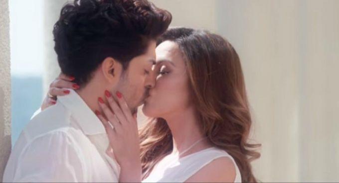 Wajah Tum Ho Movie Hot & Sexy Stills