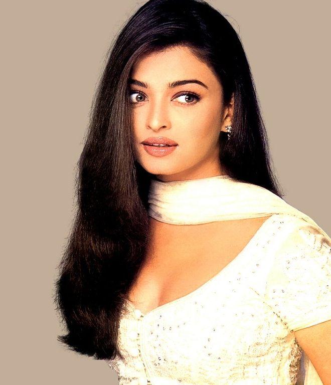 Aishwarya Rai Rare & UNseened Photos