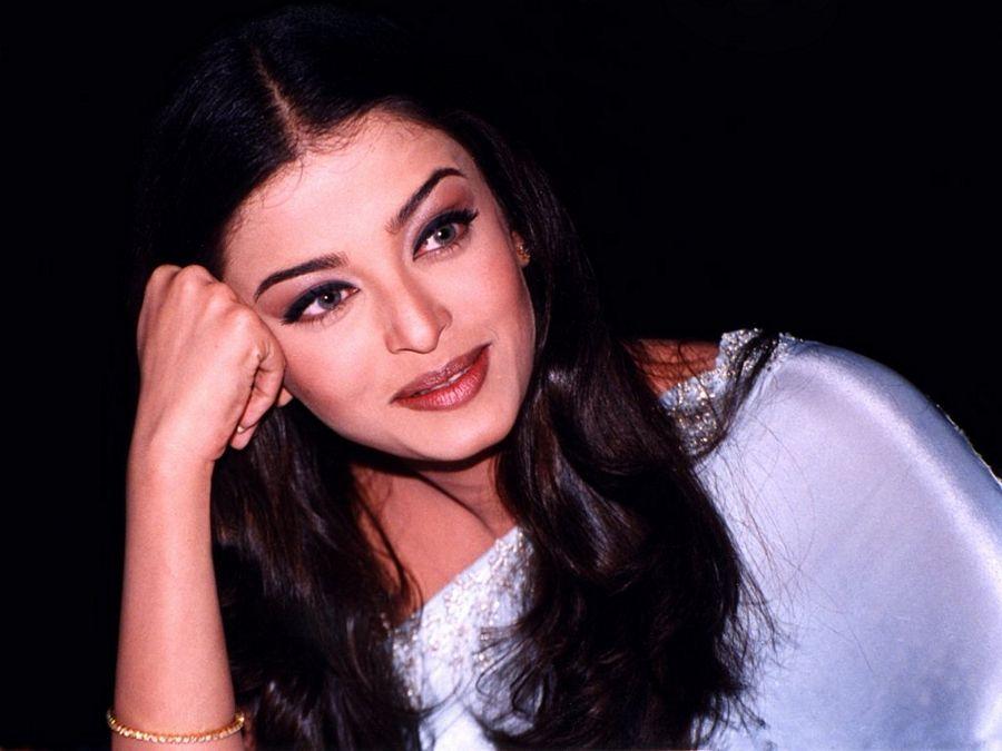 Aishwarya Rai Rare & UNseened Photos