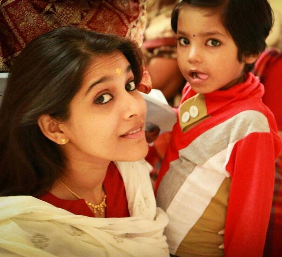 Anchor Rashmi Gautham Rare & UNSeen Family Photos