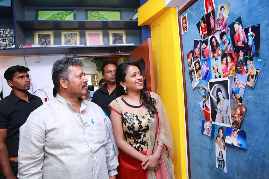 Anchor Suma Launches Bhatt Mini Studio Stills