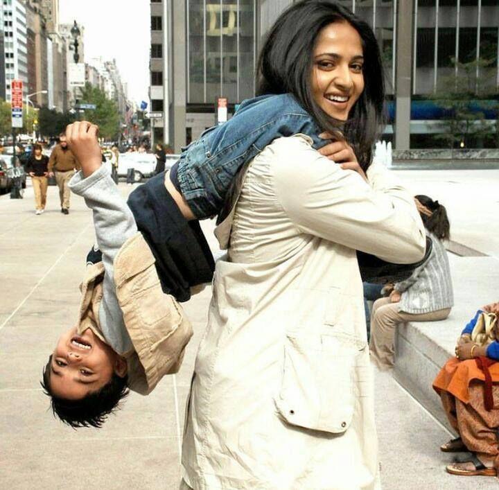 B day Special: Anushka Shetty Funny Selfies Moment Captured Photos B day Special: Anushka Shetty Funny Selfies Moment Captured Photos