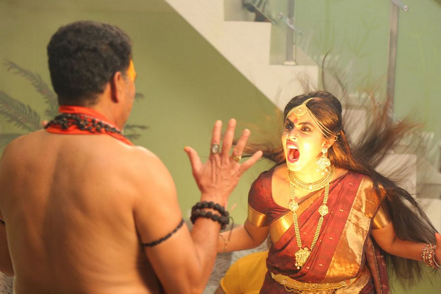 Avanthika Movie Working Stills