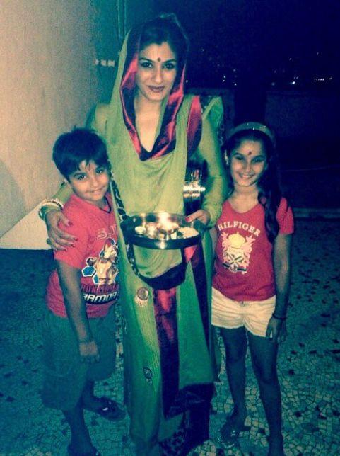 Bollywood Celebs Celebrates Karva Chauth 2016 Photos