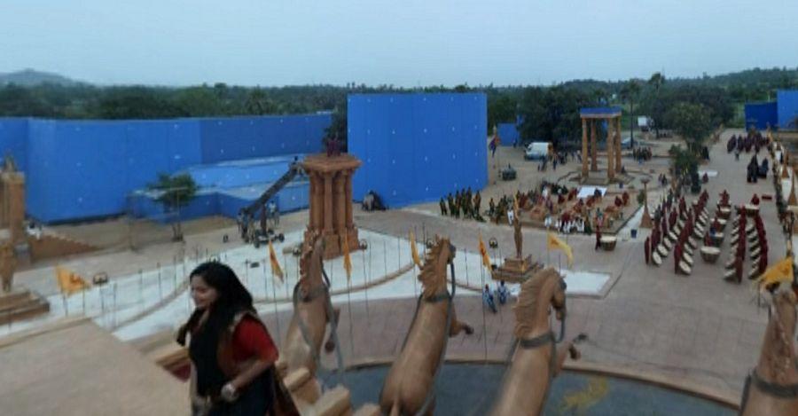 EXCLUSIVE:: Baahubali 2 Movie Working Stills Leaked