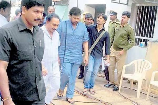Exclusive Chiranjeevi Khaidi No 150 Movie Working Stills