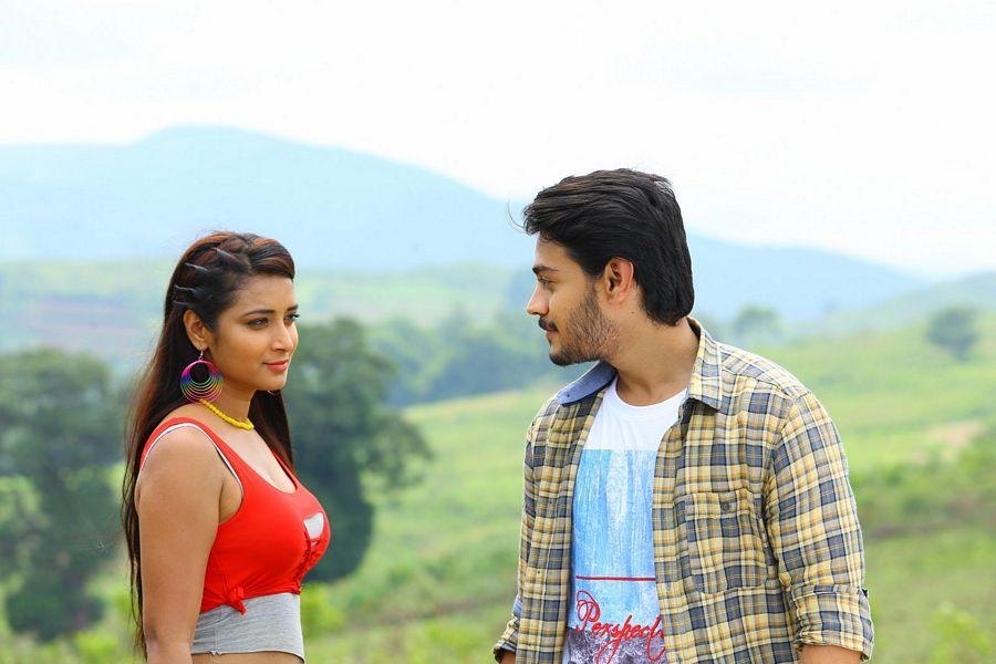 Iddari Madhya 18 Movie Latest Stills
